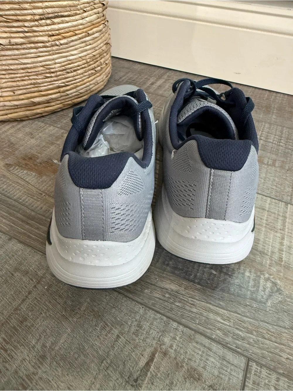 Skechers Arch Fit sneakers sz10